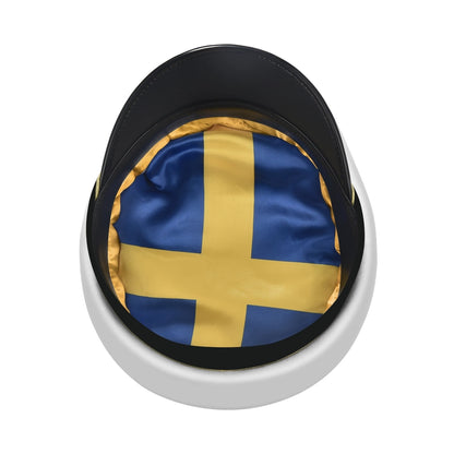 Studentmössa insida fodrad med svenska flaggan.